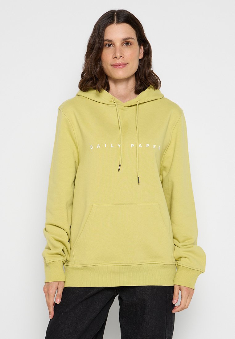 Gelbgrüne Kapuzenjacke mit einer Fronttasche, Kordelzug-Kapuze und weißem "DAILY PAPER"-Text. Mit gerippten Bündchen und Saum. Lässiges Design.