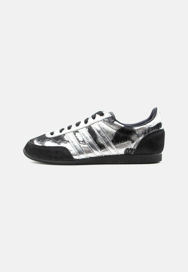 adidas Originals JAPAN - Trainers - core black/silver-coloured metallic