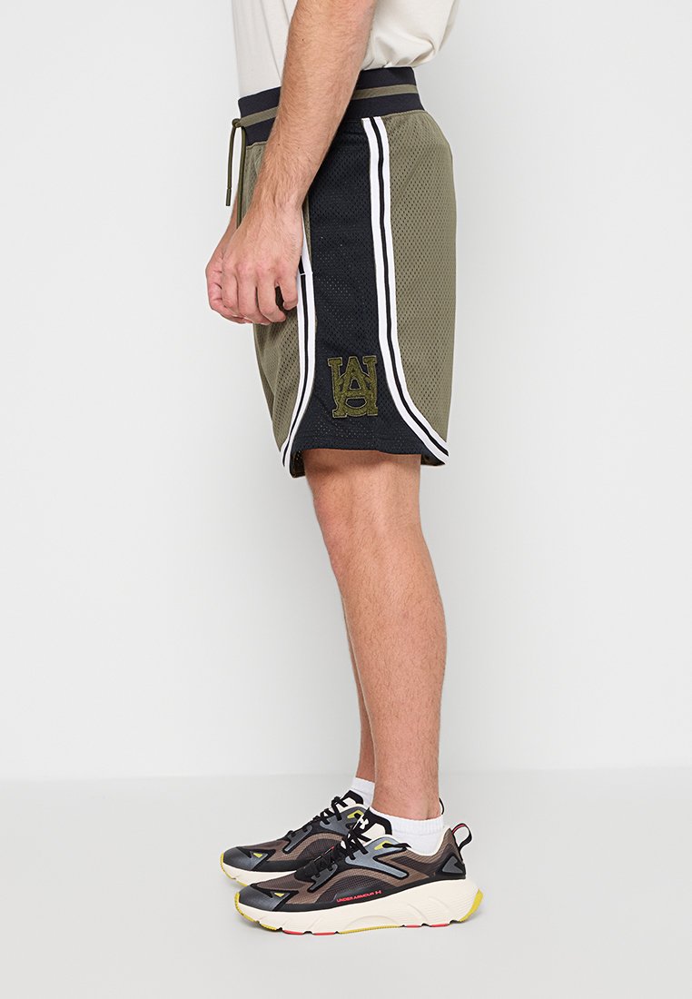 Under Armour COURTSIDE