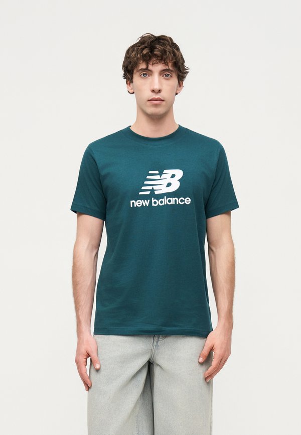 New Balance ESSENTIALS LOGO UNISEX - Print T-shirt - medusa green