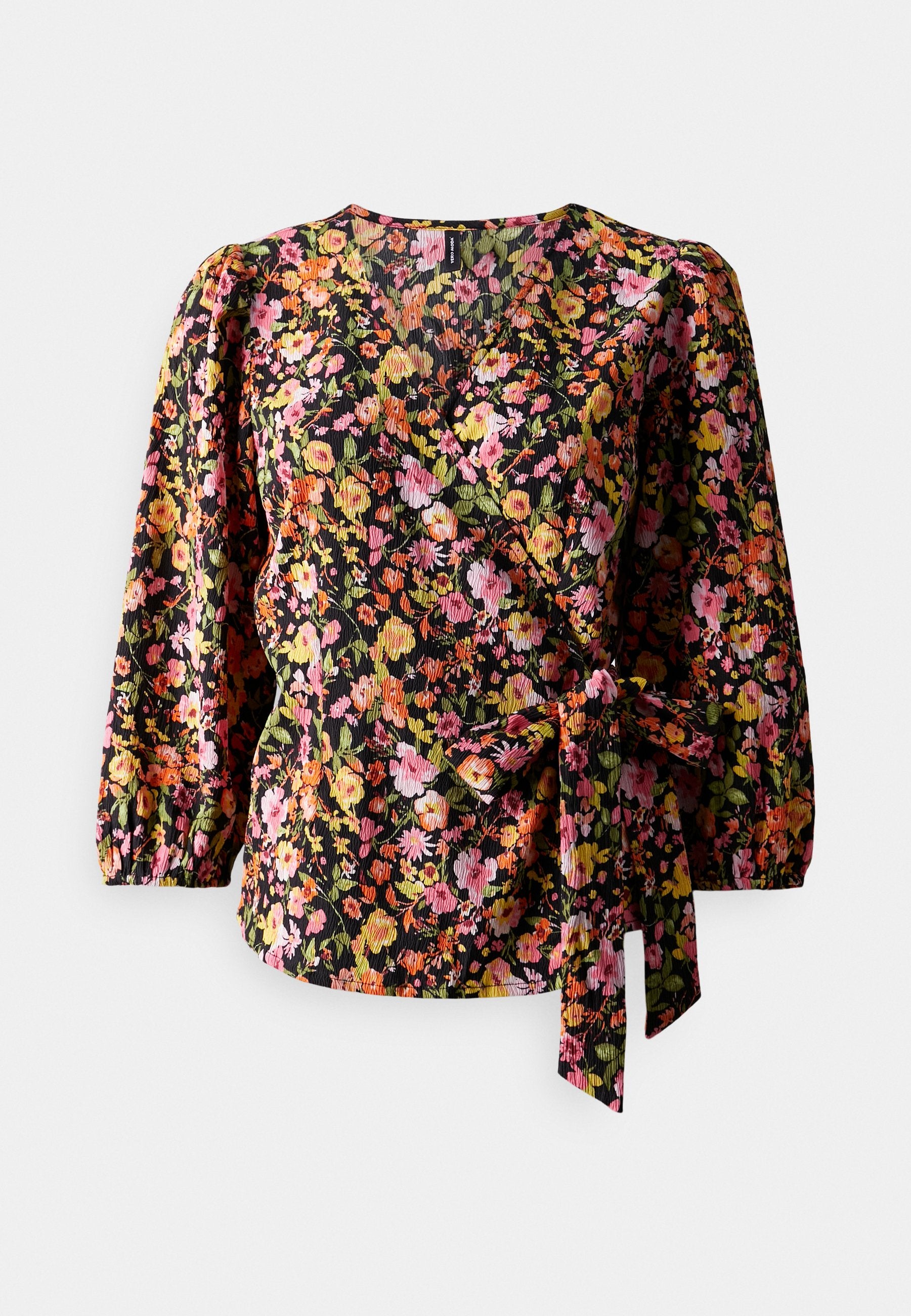 Bluse mit floralem Muster auf schwarzem Hintergrund, mit puffärmel, taillierter Taille und rundem Ausschnitt.