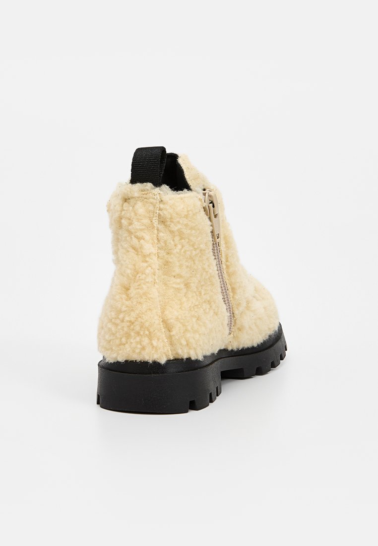 Dsquared2