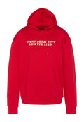 Roter Kapuzenpullover aus Baumwollmischung. Verfügt über eine große Fronttasche, eine Kordelzugkapuze und den Aufdruck "NEW YORK CITY SCHOTT 1913" in Creme.