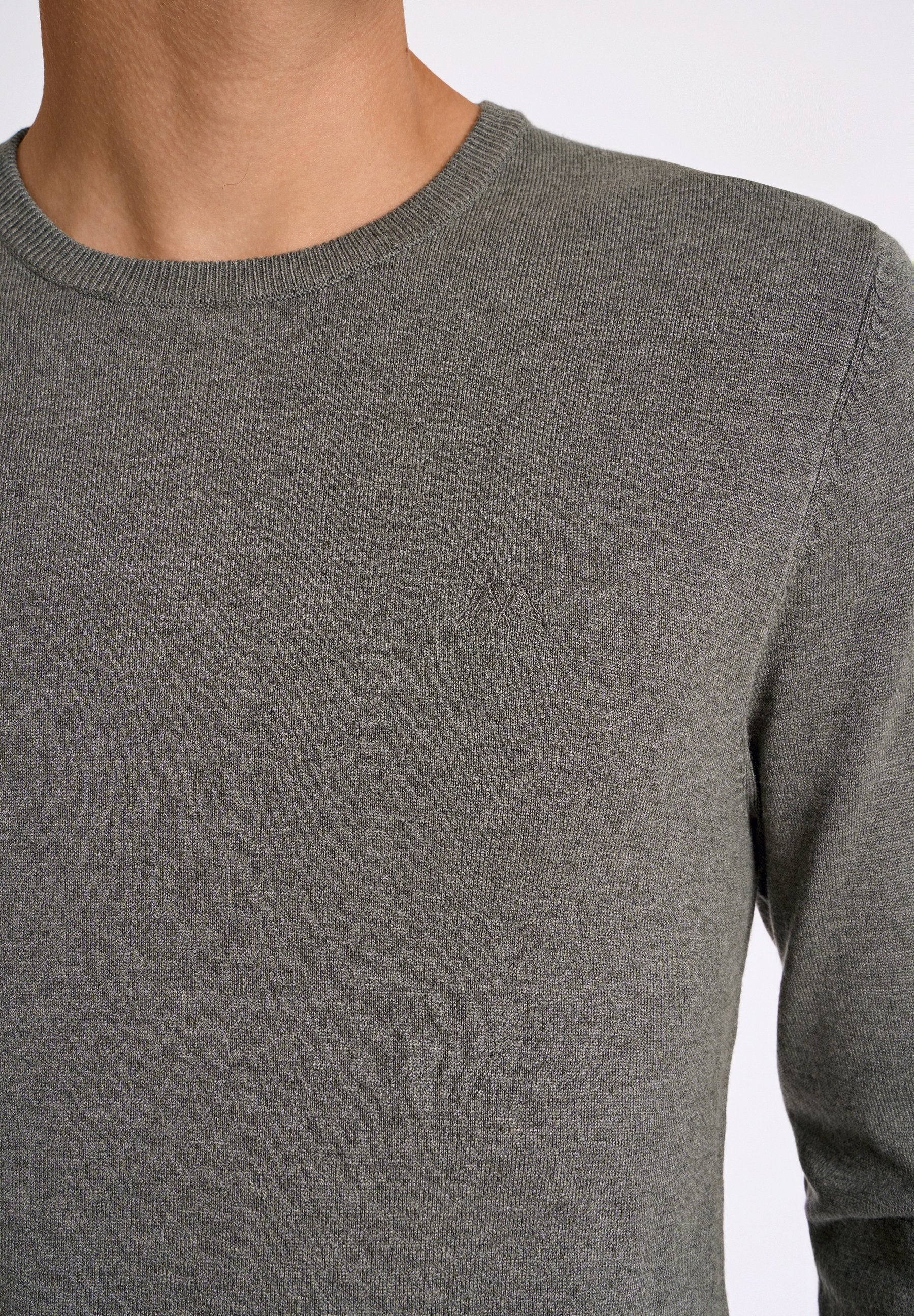 ECOVERO L/S O-NECK Media 5