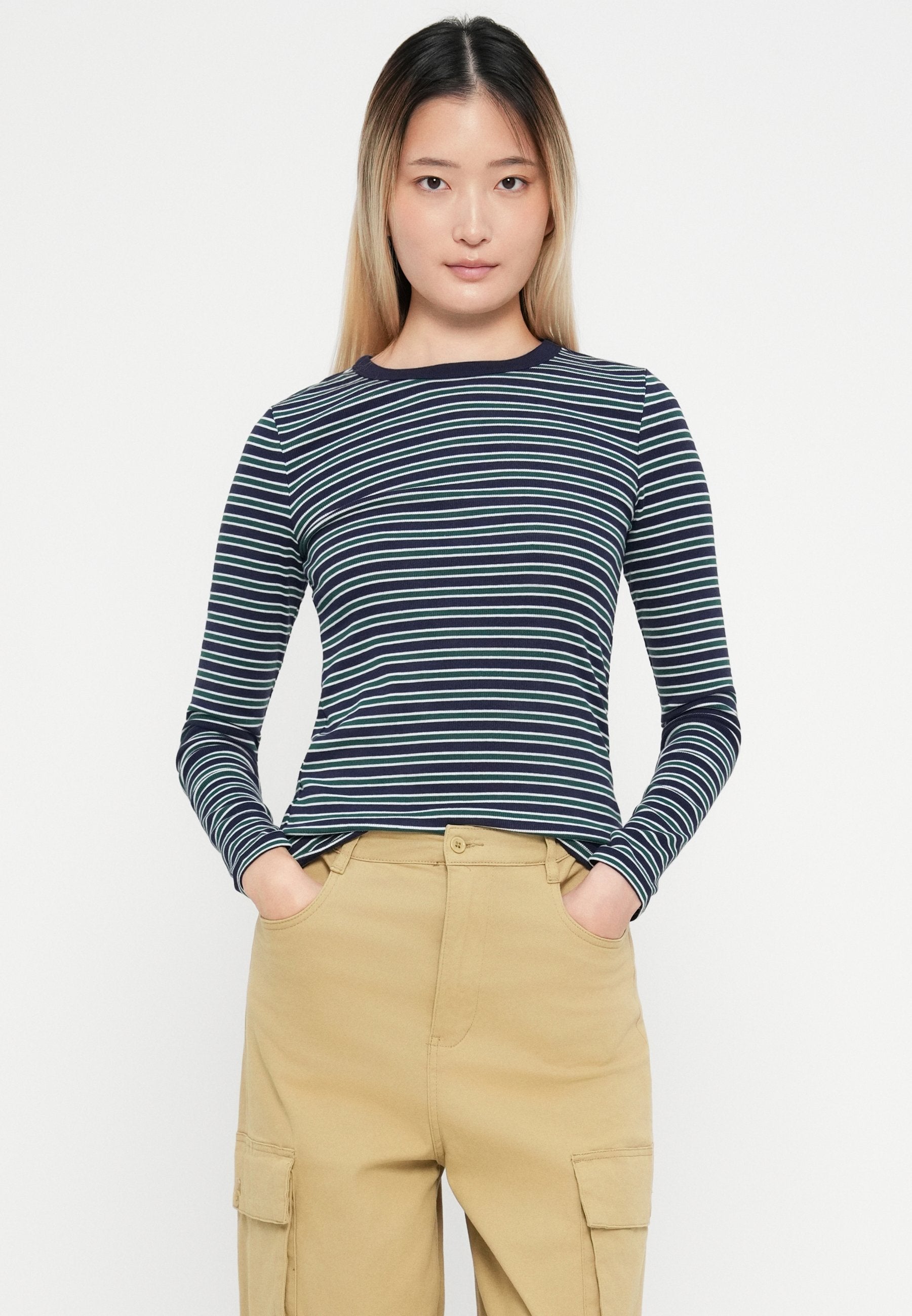 GAP ESSENTIAL STRIPE
