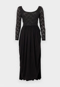 Schwarzes Abendkleid mit langärmeliger Spitze an Ärmeln und Brustteil, Rundhalsausschnitt und gerafftem, fließendem Rock.