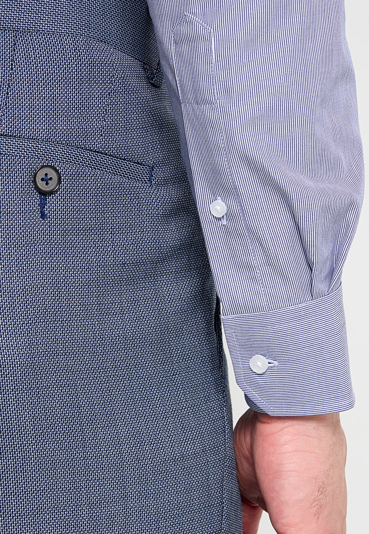 Michael Kors SLIM FIT