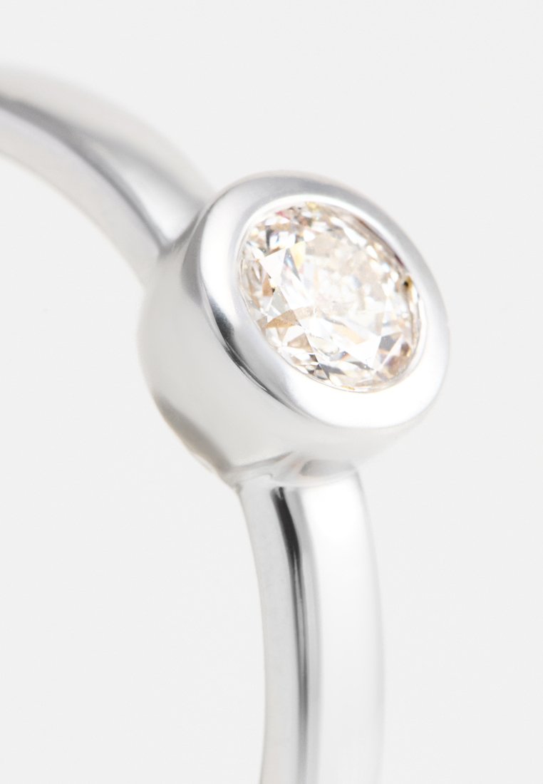 Revoni 0.25 CT DIAMOND
