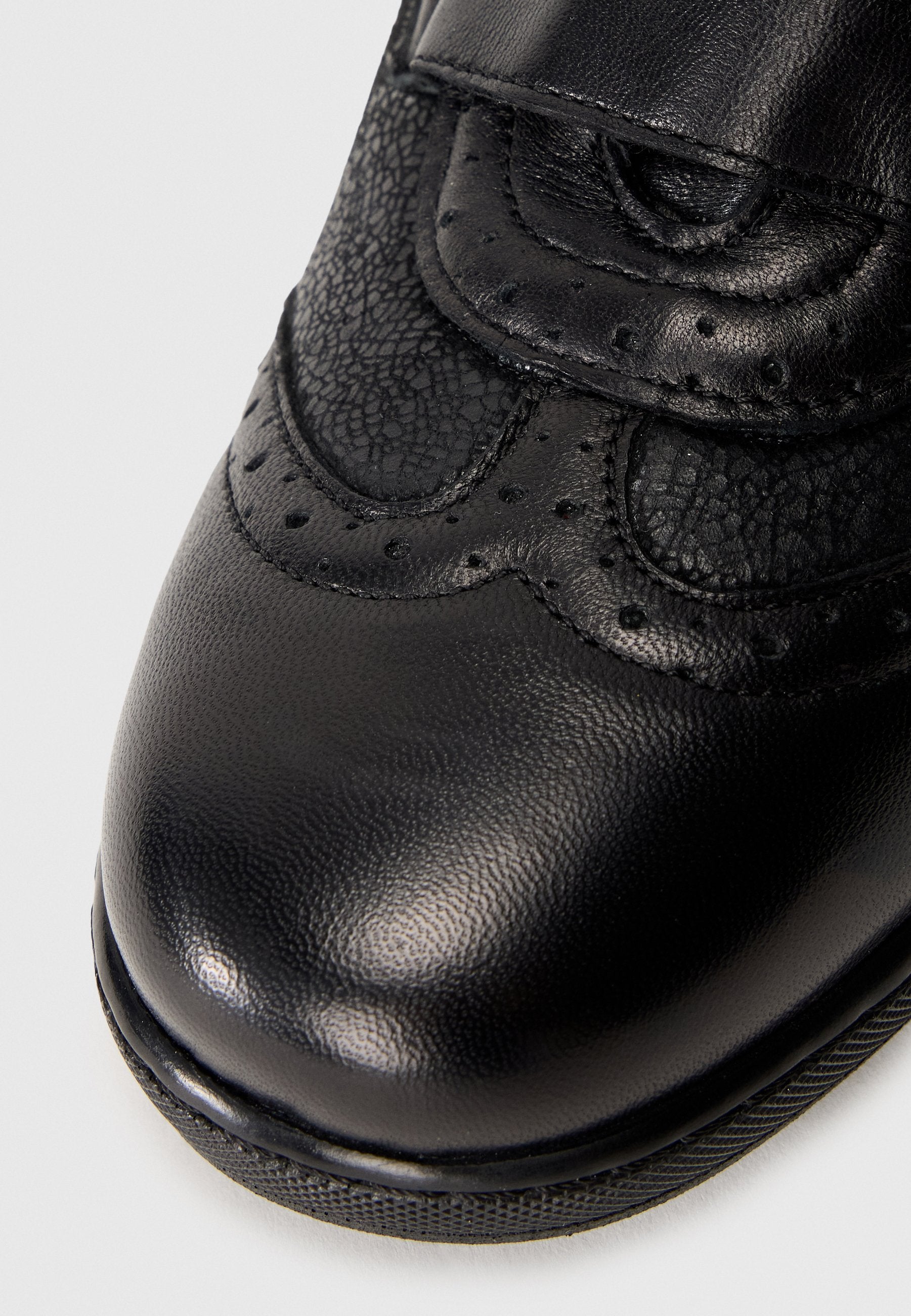 Scholl THELMA