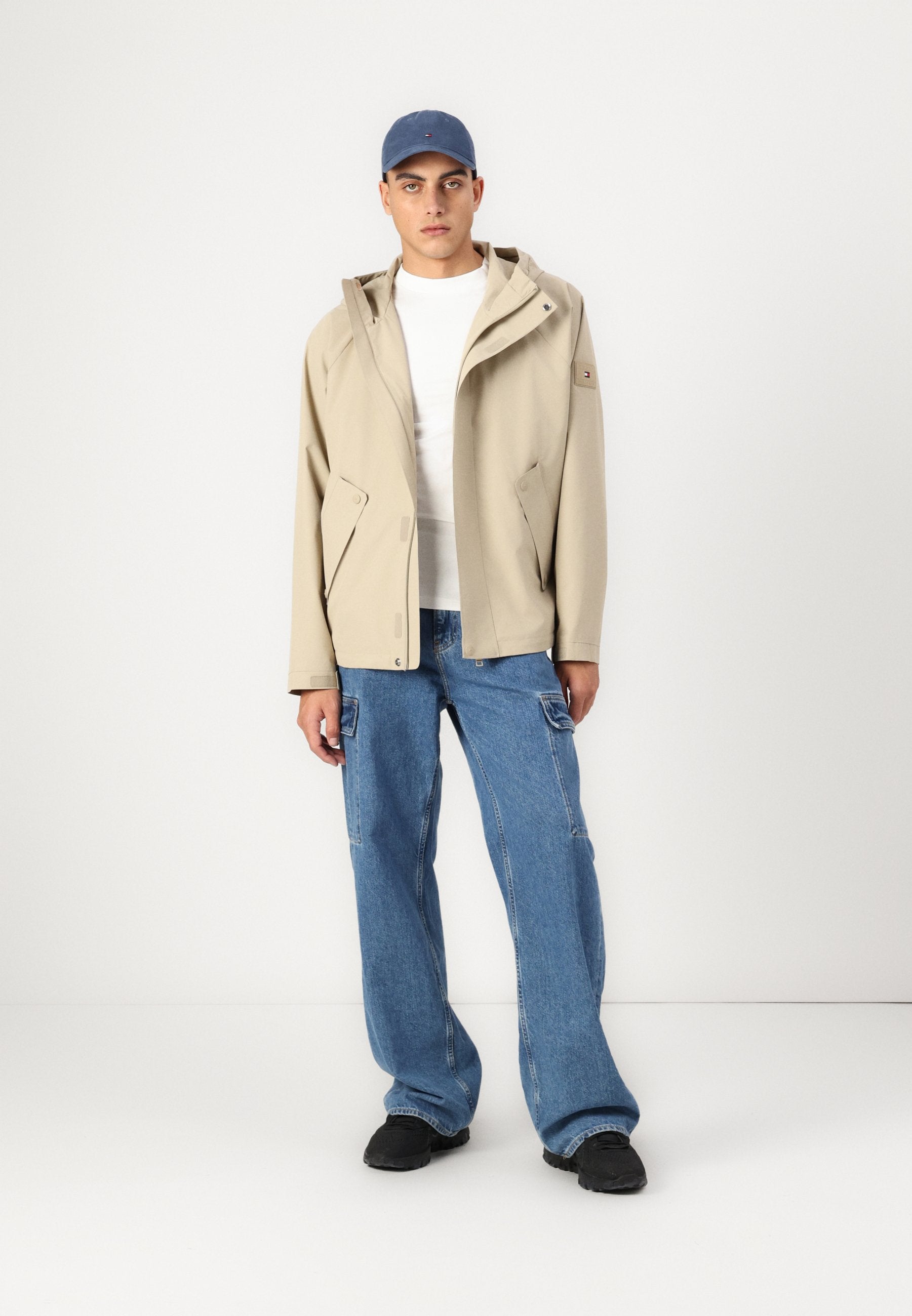 TECH HOODED Media 2