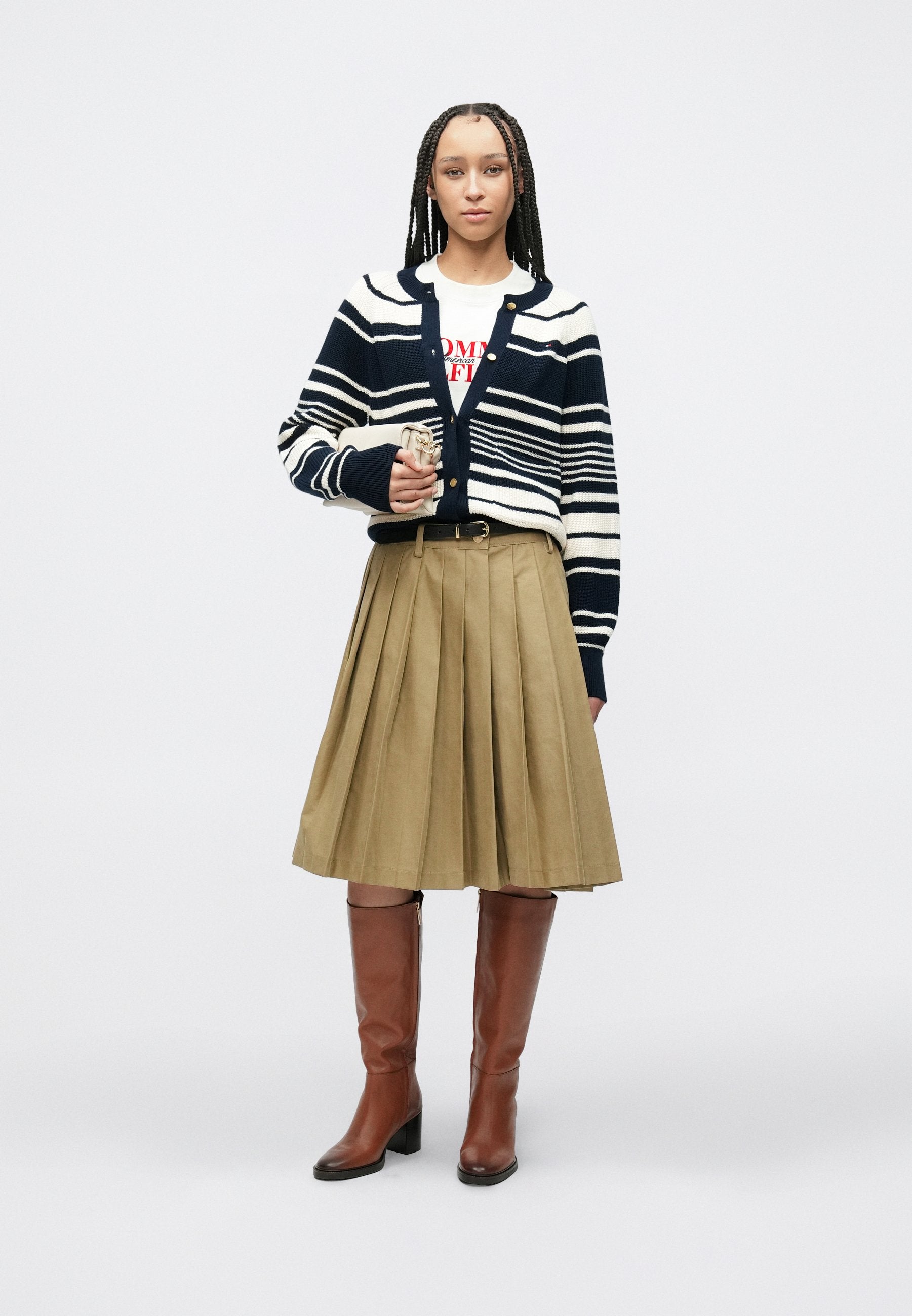 GOLD-TONE BUTTON RELAXED CARDIGAN Media 2