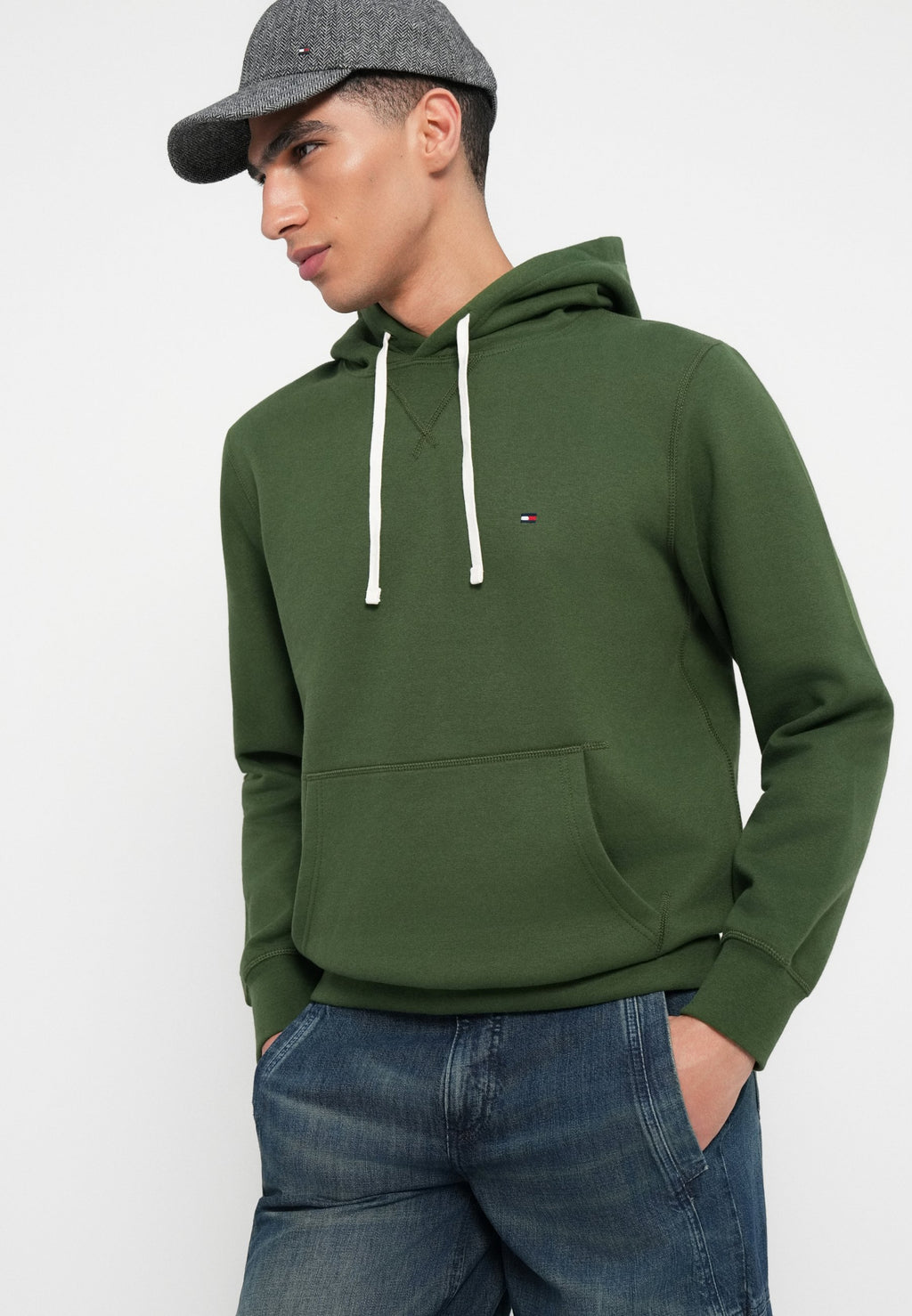SEASONAL HOODY Media 5