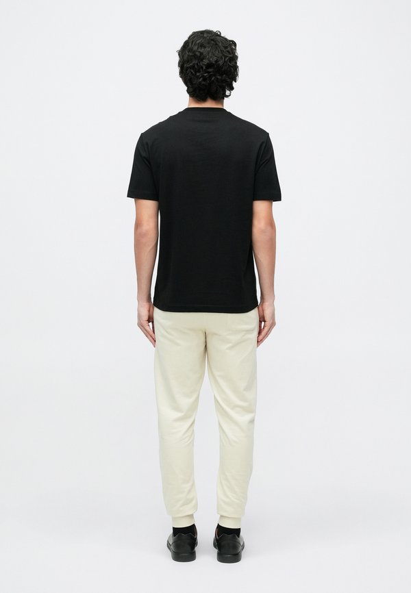 EA7 Emporio Armani TRAIN PREMIUM LABEL TEE SPECIAL LOGO UNISEX