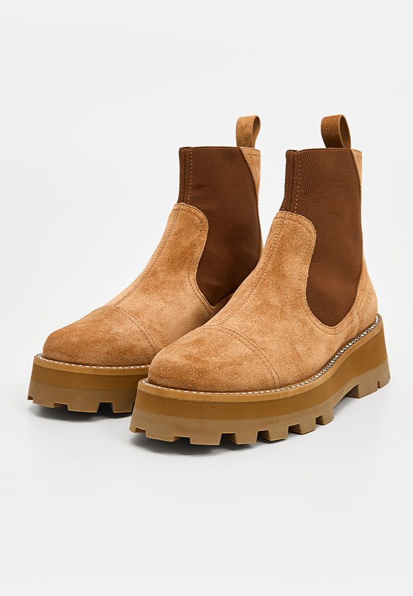 Jimmy Choo CLAYTON