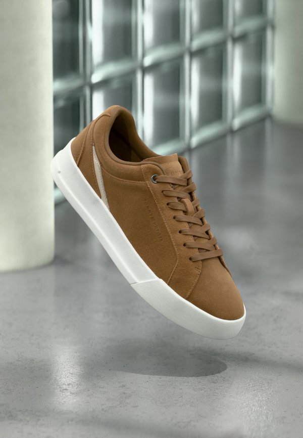 Tommy Hilfiger Trainers - coconut grove