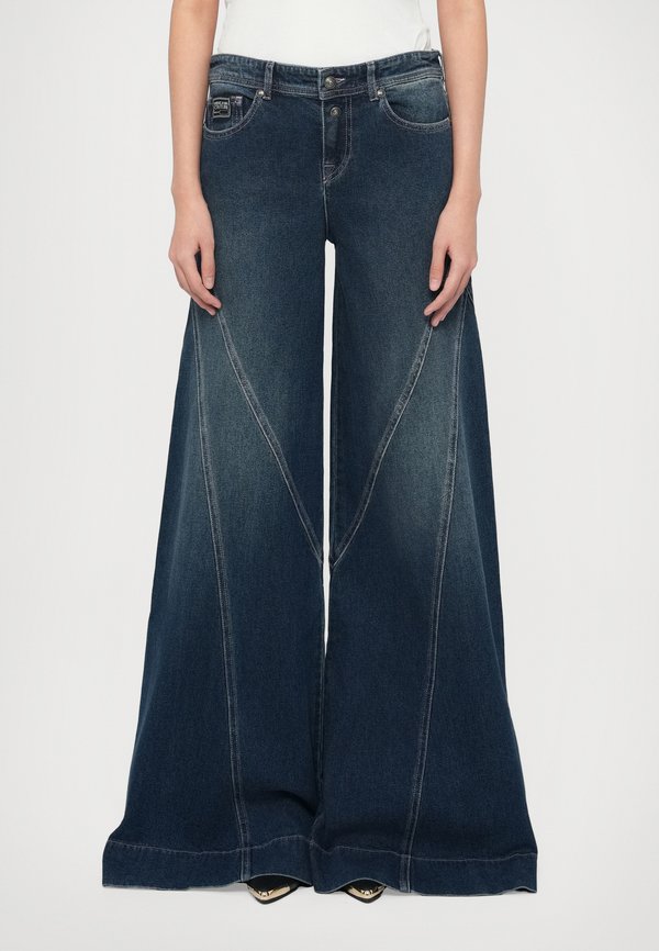 Versace Jeans Couture