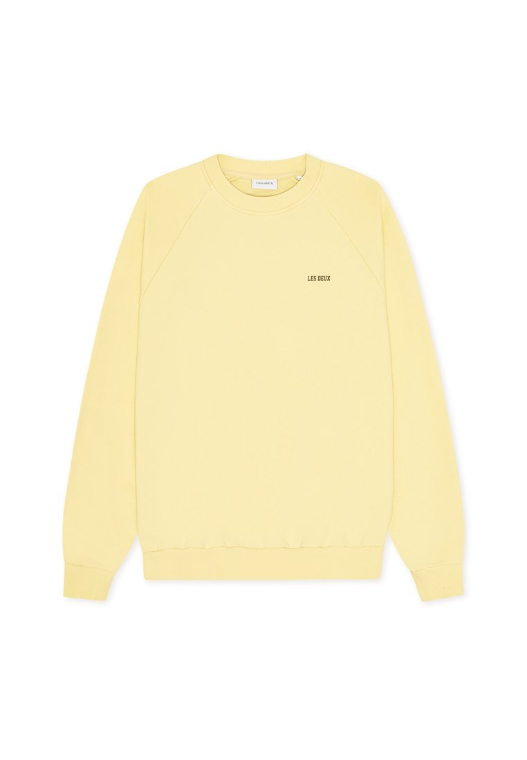 Blassgelbes Sweatshirt mit langen Ärmeln, Rippstrick am Rundhalsausschnitt, den Bündchen und am Saum, mit kleinem "LES DEUX"-Schriftzug auf der linken Brust.