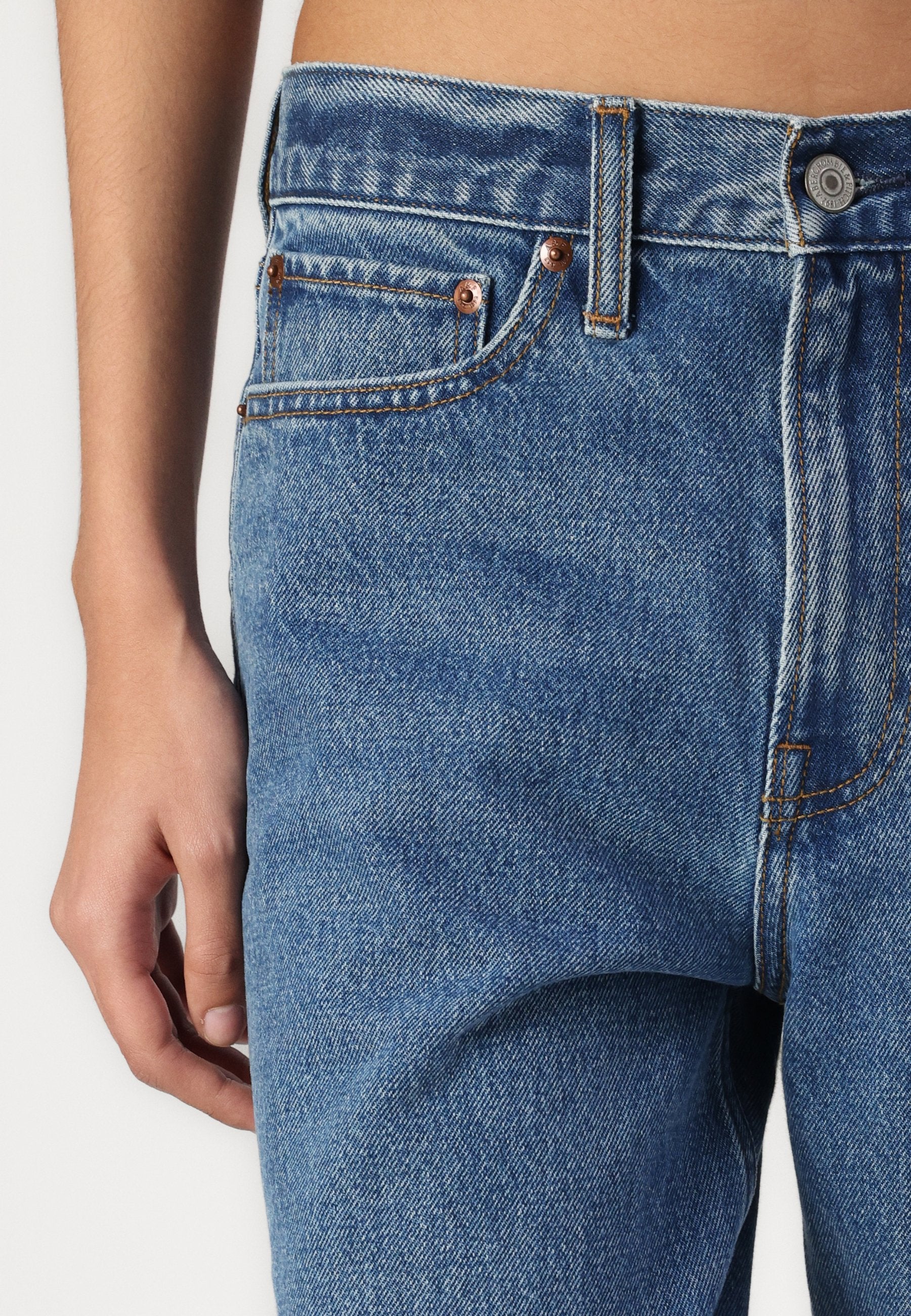 Abercrombie & Fitch Mid-rise slouchy jeans