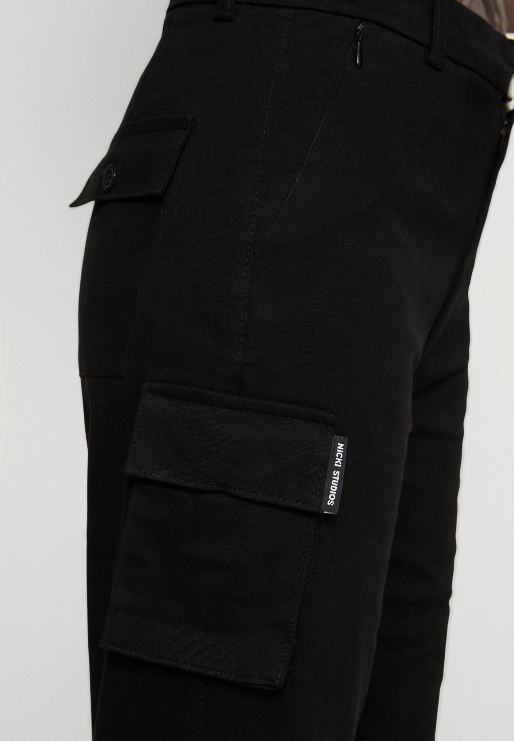 Nicki Studios STRAIGHT POCKET PANTS