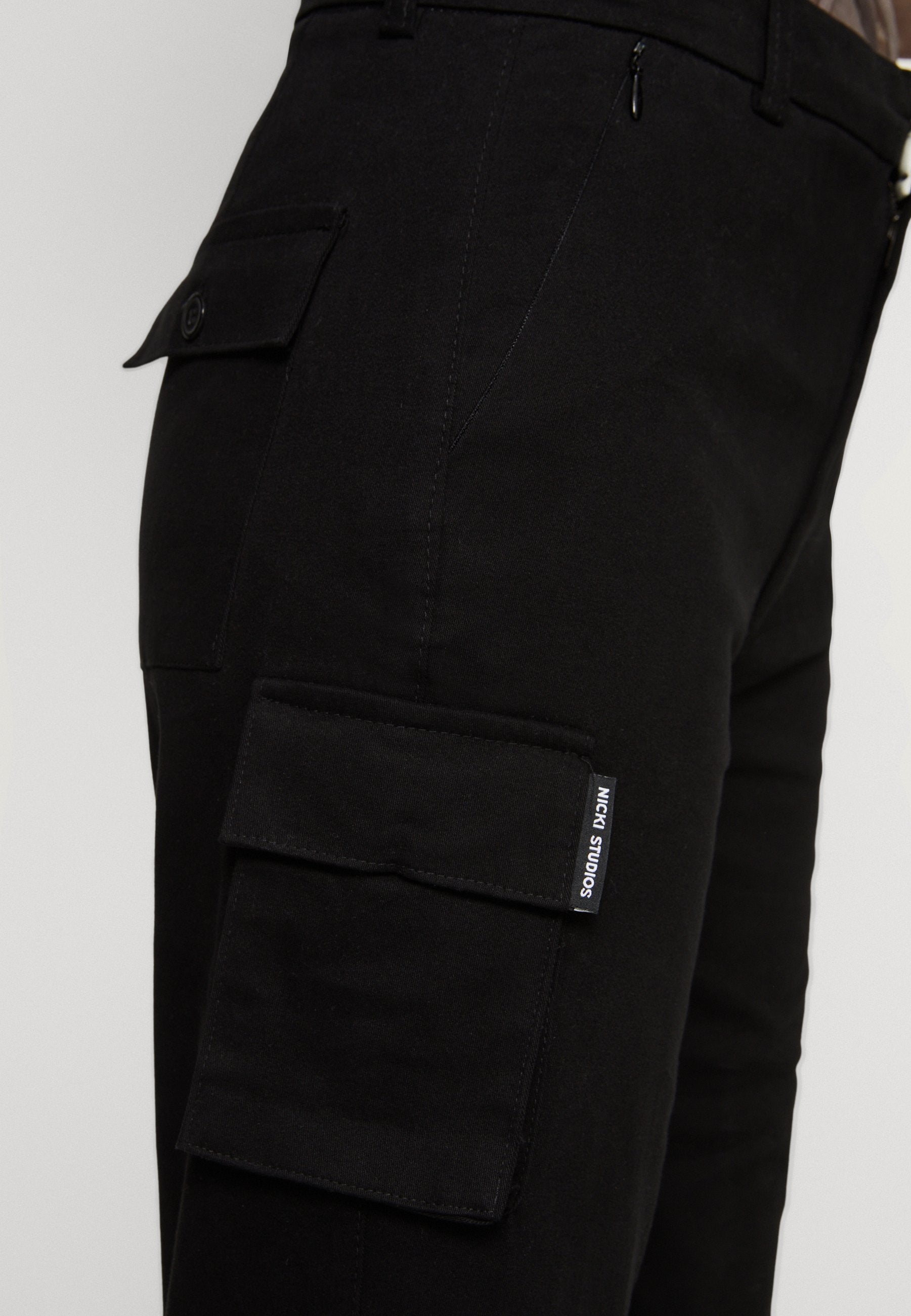 Nicki Studios STRAIGHT POCKET PANTS