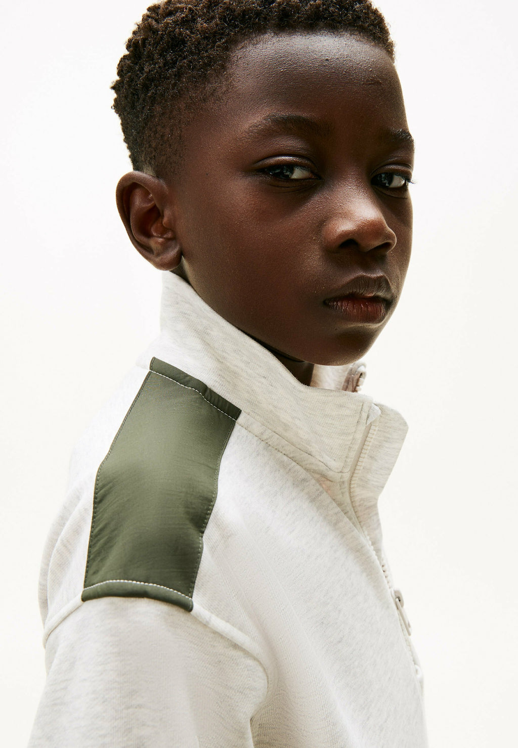 COLOUR-BLOCKED HALF-ZIP Media 5