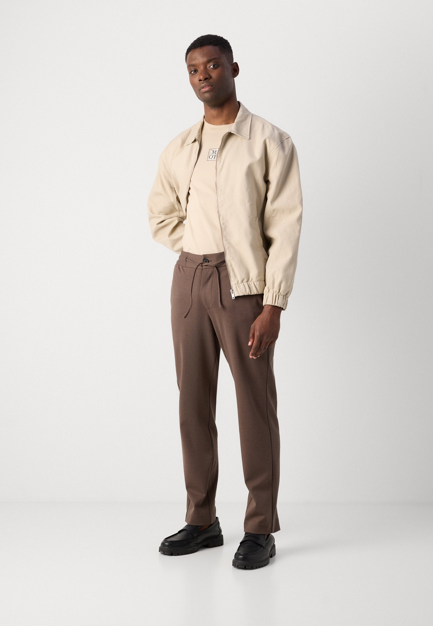 SUPERFLEX RELAXED FIT PANTS Media 1