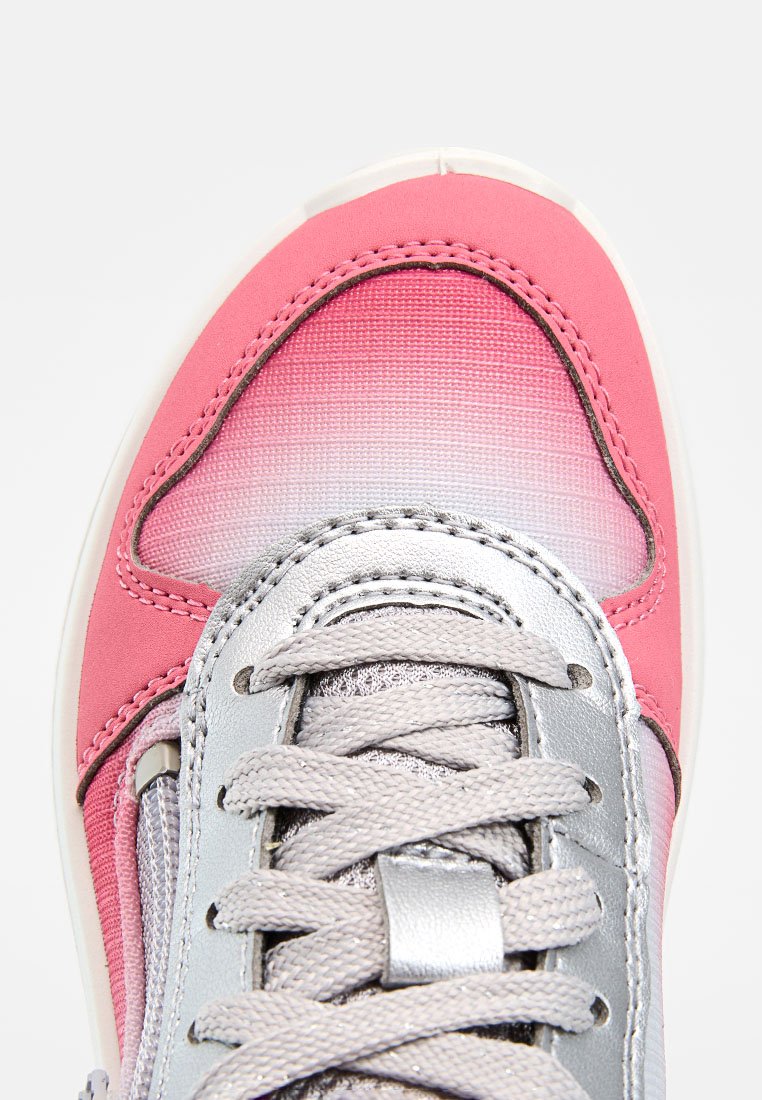 Superfit KICKS