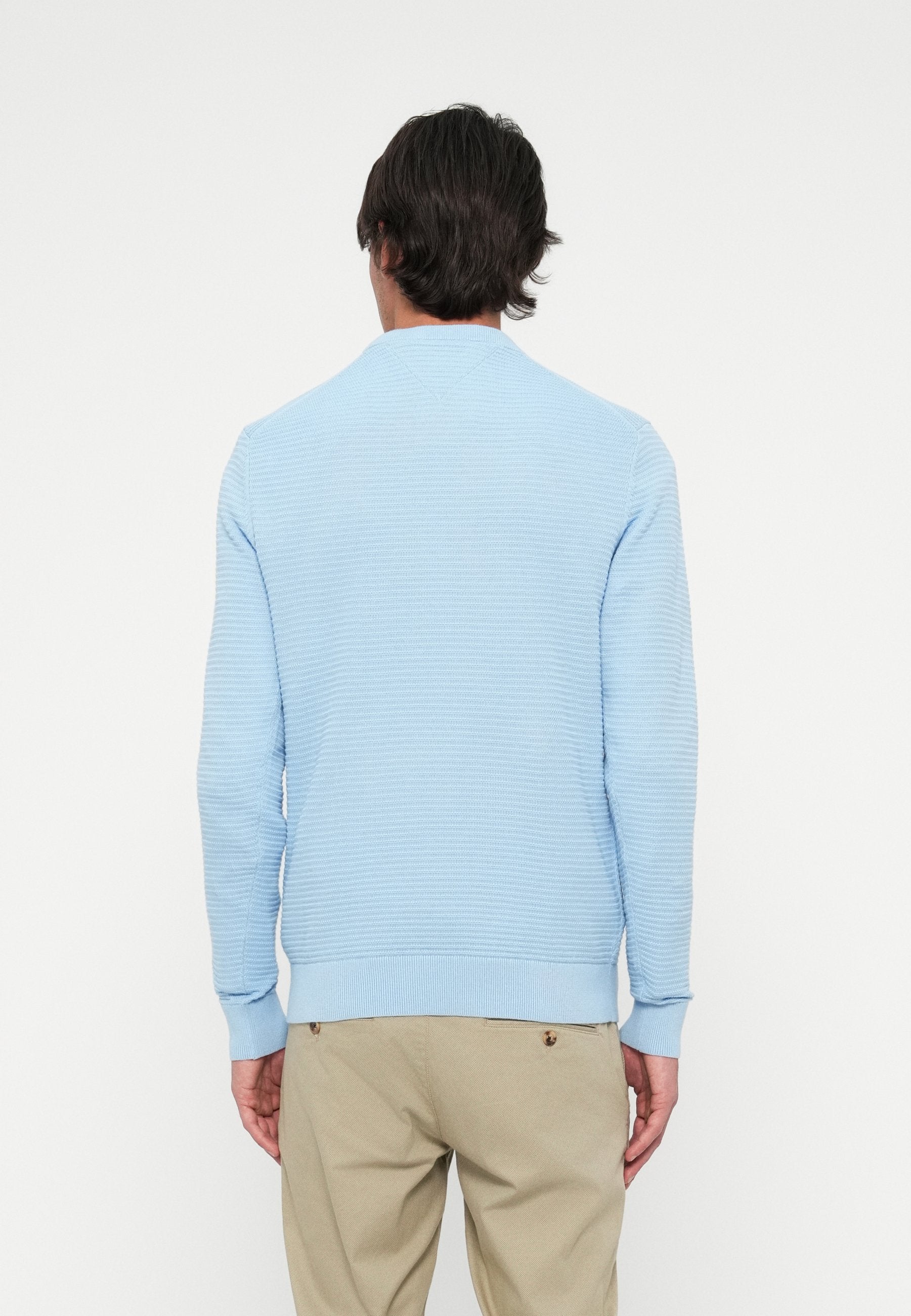 TEXTURED KNIT CREW NECK JUMPER Media 4