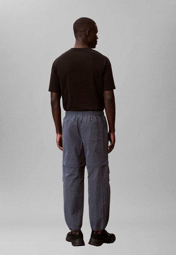 Calvin Klein FASHION SEASONAL