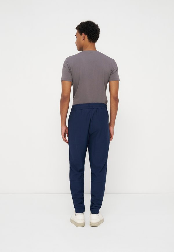 EA7 Emporio Armani