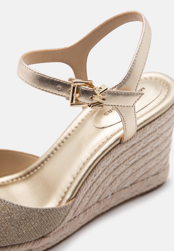 MICHAEL Michael Kors KENZIE WEDGE