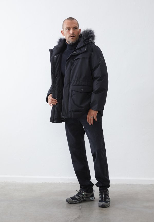 Pier One by Zalando