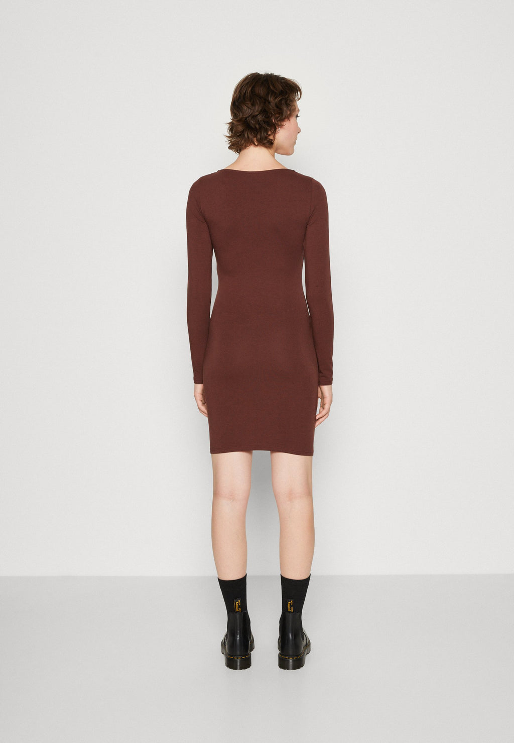 Pieces PCSOFFI  SQUARE NECK MIDI DRESS