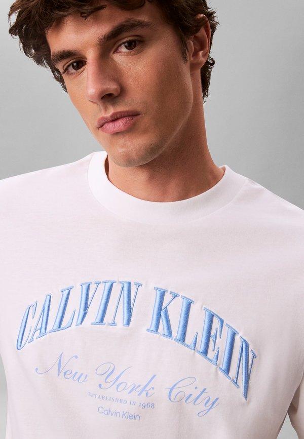 Calvin Klein Jeans MARCH GRAPHIC SEASONAL