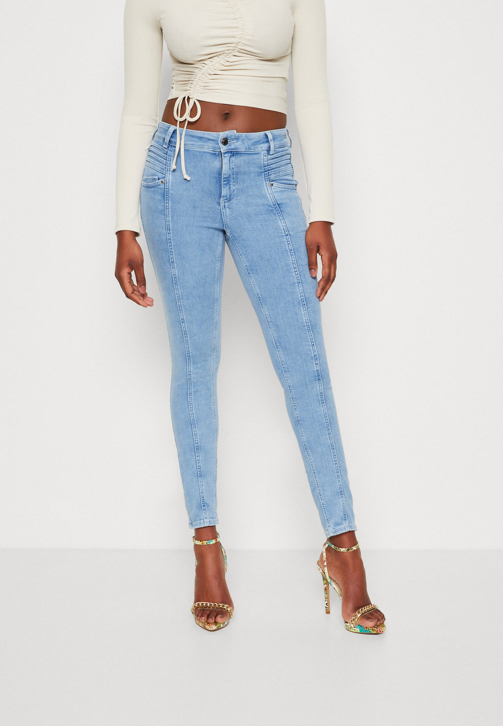 ONLBLUSH MID WAIST PLEAT BIKER  Media 3