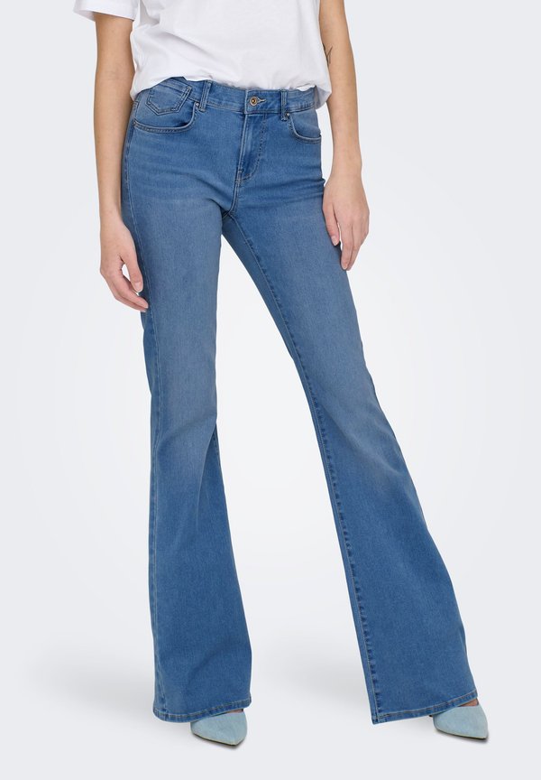 ONLY ONLREESE RETRO - Flared Jeans - medium blue denim