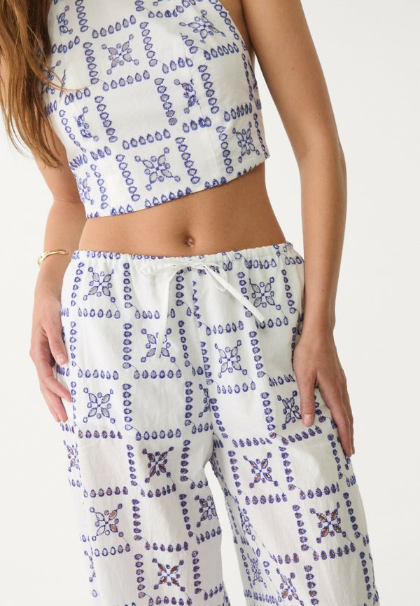 Stradivarius EMBROIDERED