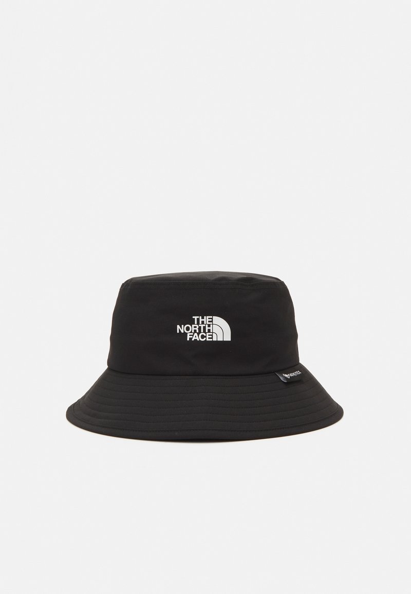 Schwarzer Bucket Hat aus wasserabweisendem Material mit breiter Krempe, auf der Vorderseite mit einem weißen Logo von "The North Face".