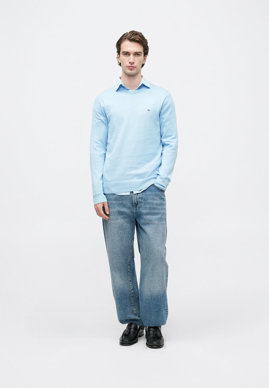 CREW NECK  Media 2