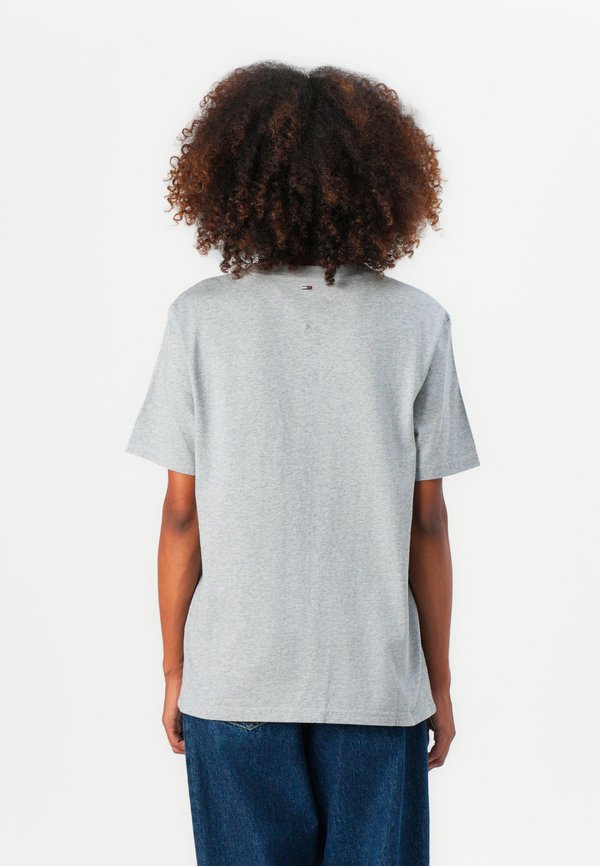Tommy Jeans RELAXED VARSITY TEE