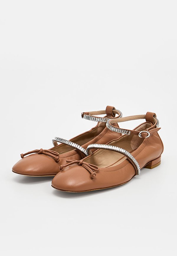 Stuart Weitzman STEFANIE