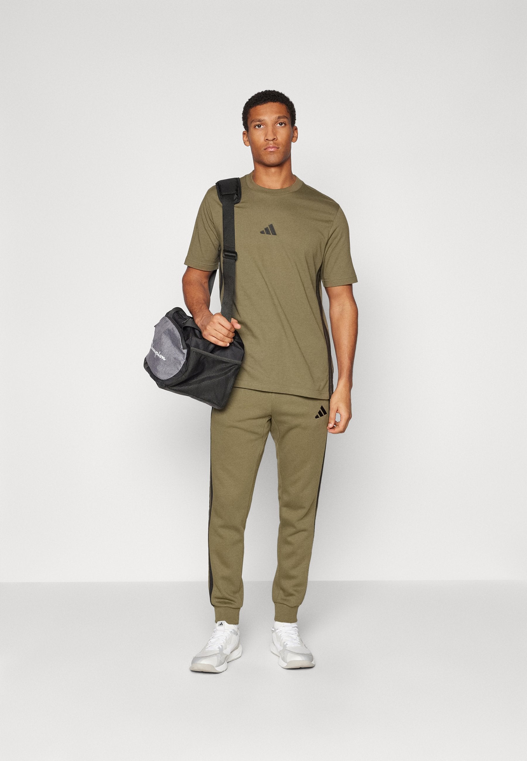 adidas Sportswear ESSENTIALS THREE STRIPES SINGLE