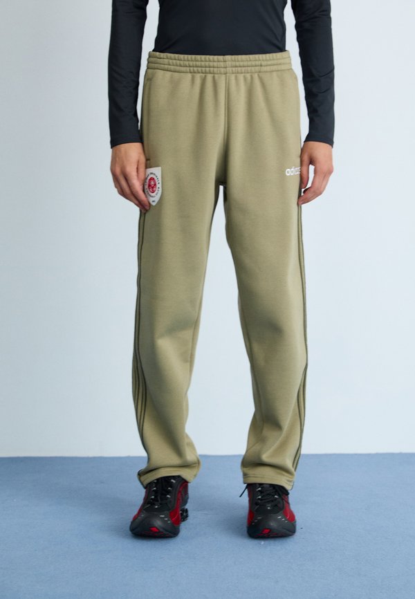 adidas Originals Tracksuit bottoms - orbit green