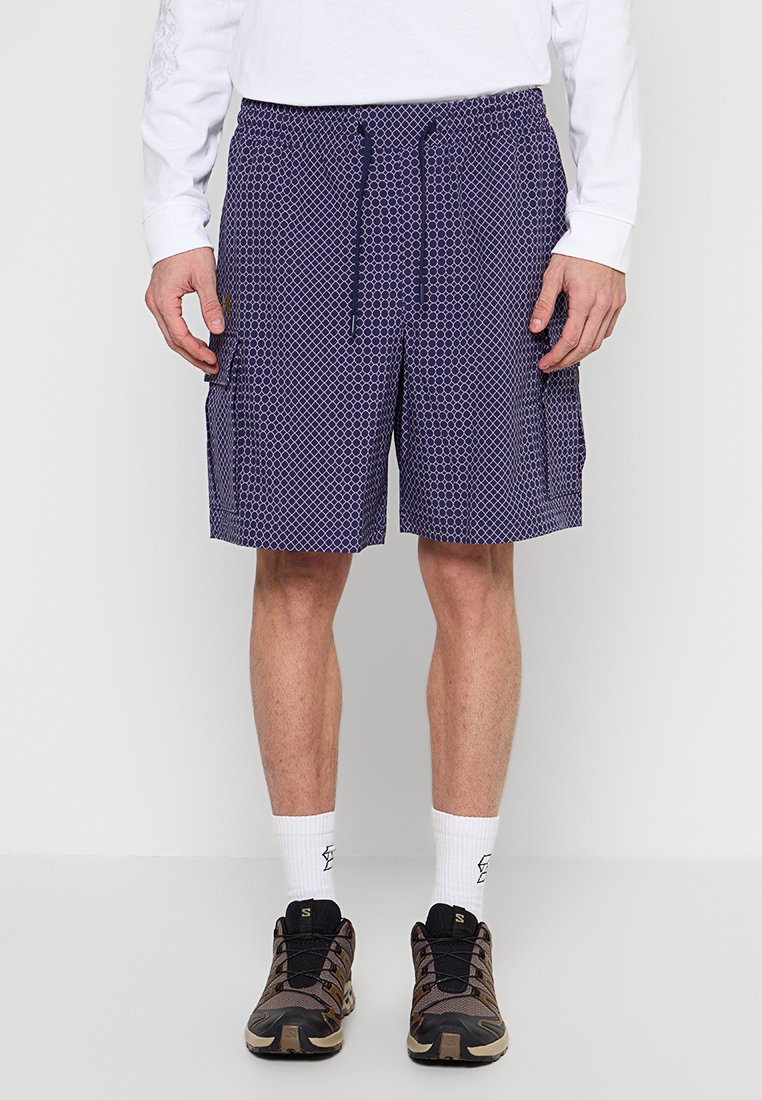 Under Armour LOOSE FIT