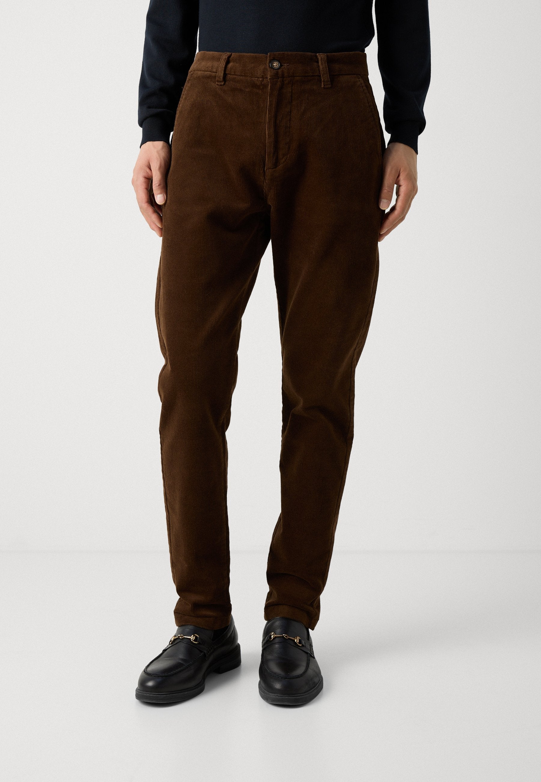 CROPPED PANTS Media 4