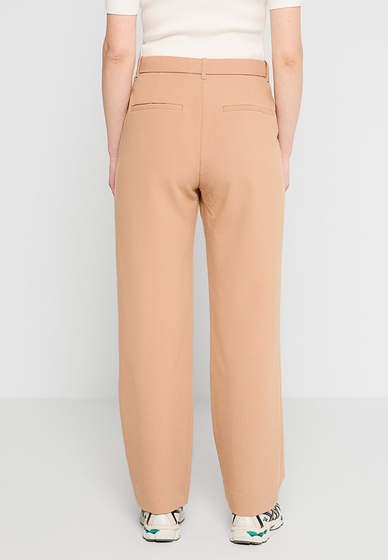 Abercrombie & Fitch RELAXED FIT