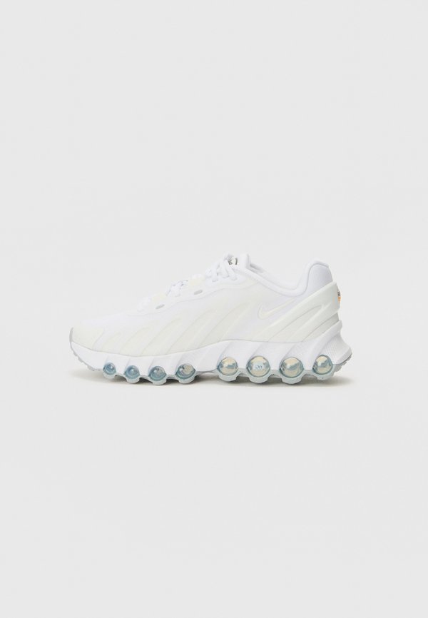 Nike Sportswear AIR MAX DN8 - Trainers - white/mtlc silver-coloured/white