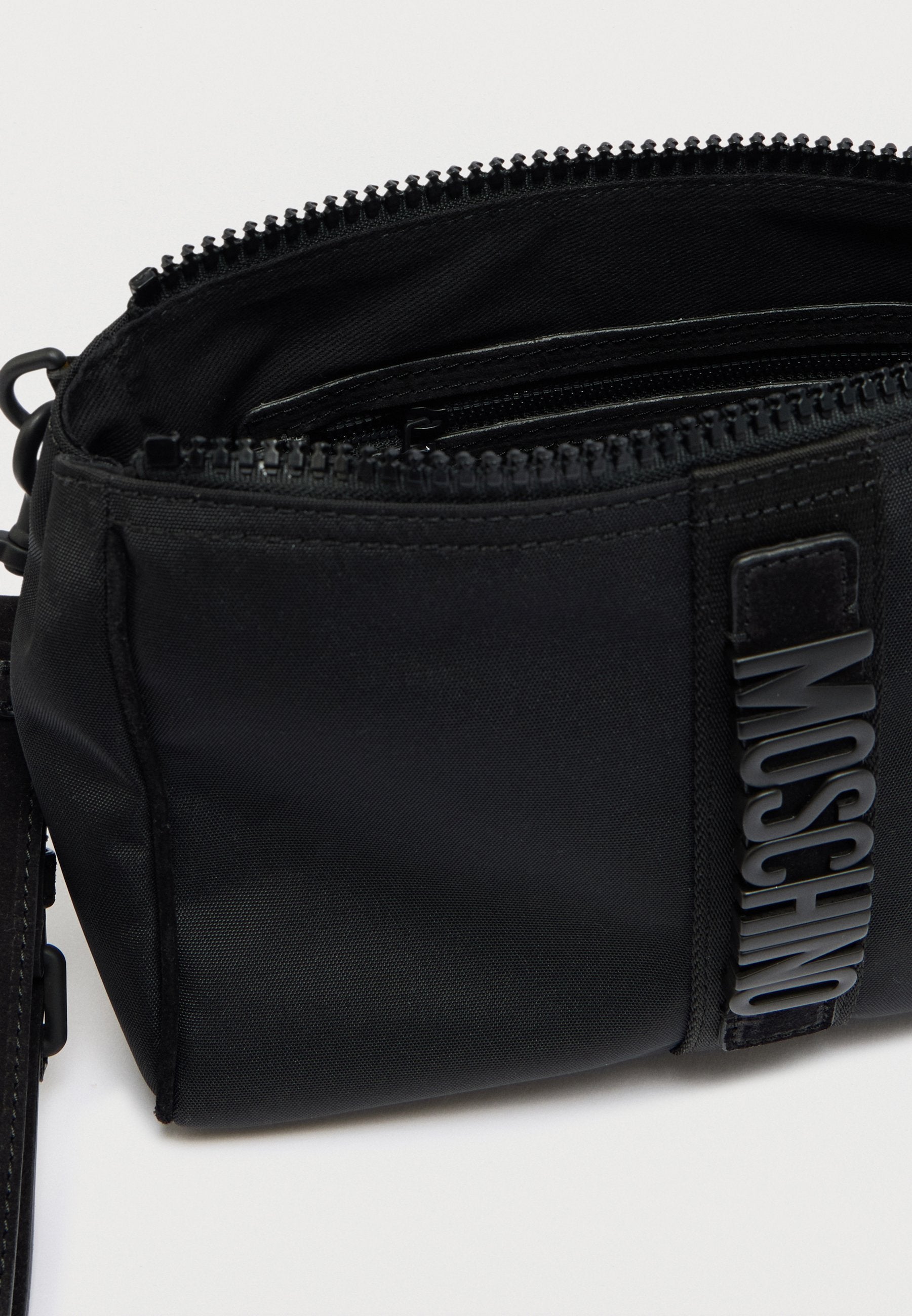 MOSCHINO CARRY ME BEAUTY UNISEX