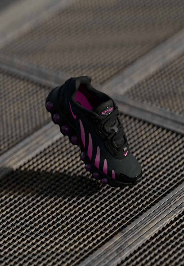 Nike Sportswear AM DN8 SC - Trainers - black/playful pink/pink foam