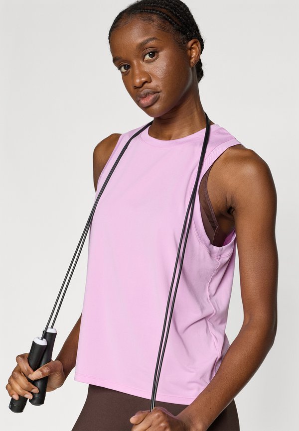 Stronger RELAXED TANK